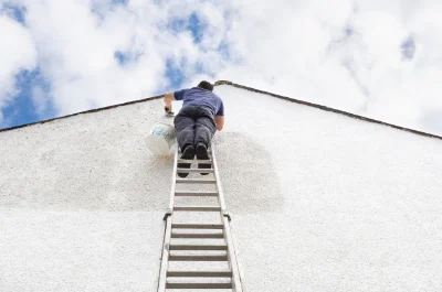 Peinture extérieure aux Omergues — façades et ravalement